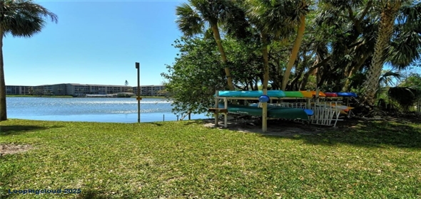 3108 LAKE BAYSHORE Drive #211 Bradenton Florida, 34205 | Luxury Renovated Corner Unit Condo