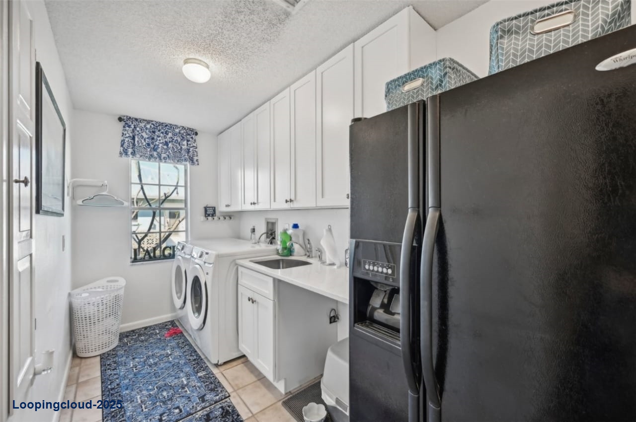 Comfortable & Stylish Single Family Residence