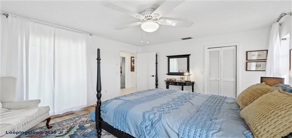 218 BRANDYWINE CIRCLE Englewood Florida, 34223 | Comfortable & Stylish Single Family Residence