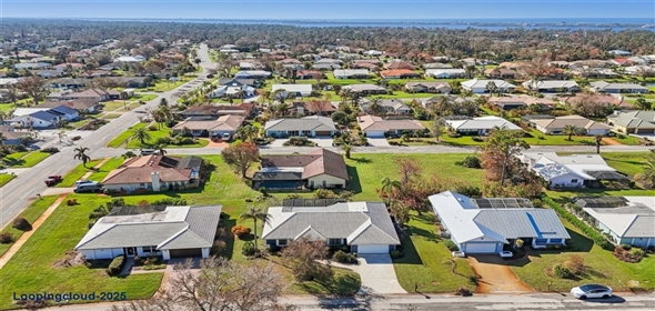 218 BRANDYWINE CIRCLE Englewood Florida, 34223 | Comfortable & Stylish Single Family Residence