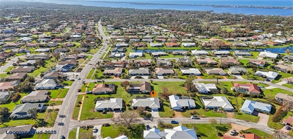 218 BRANDYWINE CIRCLE Englewood Florida, 34223 | Comfortable & Stylish Single Family Residence