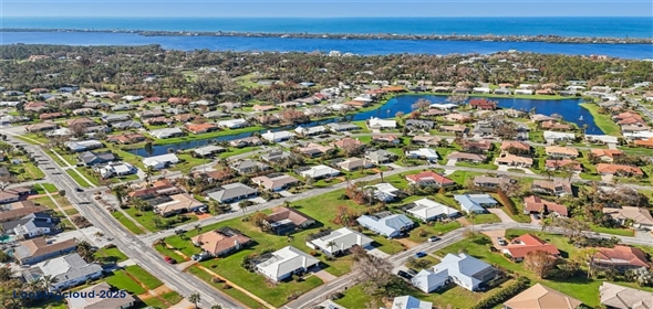 218 BRANDYWINE CIRCLE Englewood Florida, 34223 | Comfortable & Stylish Single Family Residence