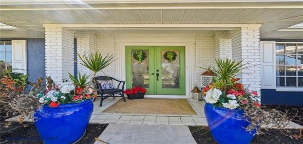 218 BRANDYWINE CIRCLE Englewood Florida, 34223 | Comfortable & Stylish Single Family Residence