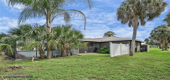 6106 45TH Street W Bradenton Florida, 34210 | Beautifully Located Single-Family Residence