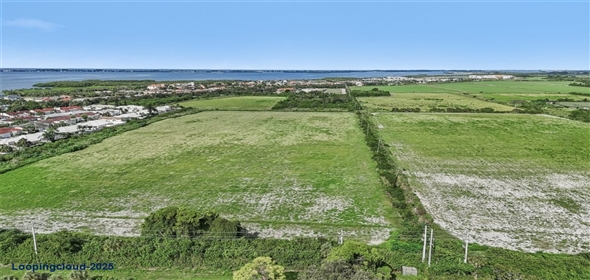 6106 45TH Street W Bradenton Florida, 34210 | Beautifully Located Single-Family Residence