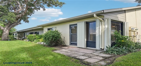 2708 60TH AVENUE Terrace W #A Bradenton Florida, 34207 | Charming End-Unit Condominium