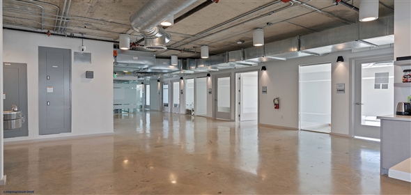 420 SW 7th St # 1006 Miami Florida, 33130 | City-View Office on 10th Floor Near Brickell – Only $789/mo!