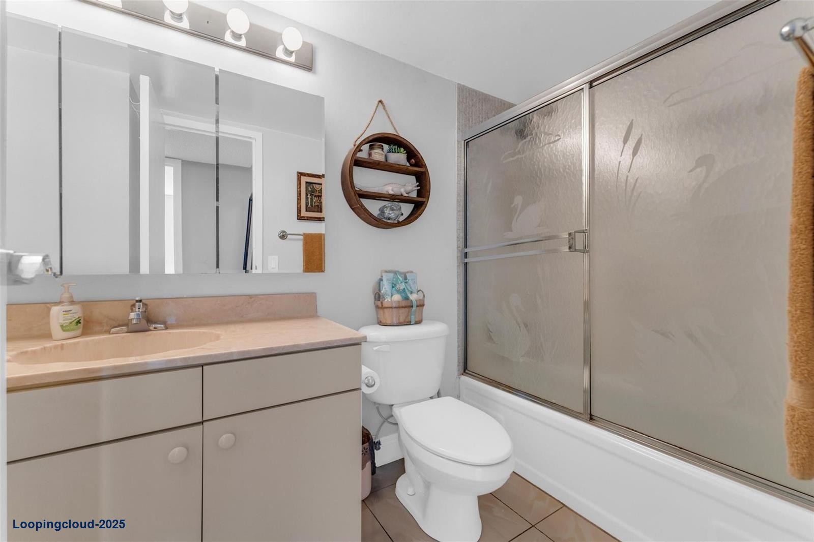 Comfortable & Convenient Condo