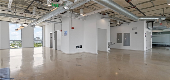 420 SW 7th St # 1215 Miami Florida, 33130 | Spacious 152sf Office w/ City Views in Prime Location – $1,580/mo!