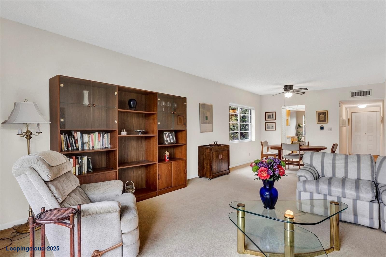 Sophisticated Top-Floor Corner Residence Overlooking Golf Course For Lease