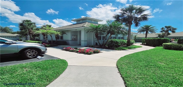 321 RECLINATA Circle Venice Florida, 34292 | Inviting villa residence