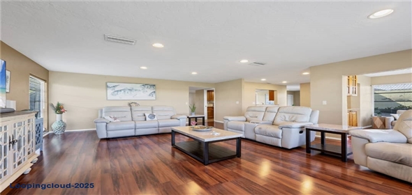 3749 AMESBURY Lane #5608 Sarasota Florida, 34232 | Beautifully Maintained Villa