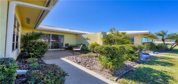 3749 AMESBURY Lane #5608 Sarasota Florida, 34232 | Beautifully Maintained Villa