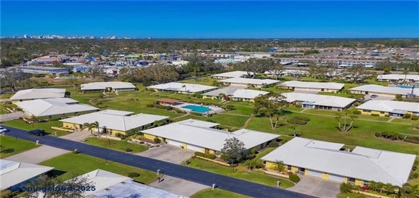 3749 AMESBURY Lane #5608 Sarasota Florida, 34232 | Beautifully Maintained Villa