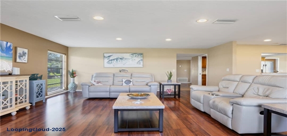 3749 AMESBURY Lane #5608 Sarasota Florida, 34232 | Beautifully Maintained Villa