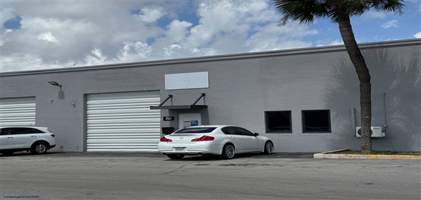 7705 NW 77th Terrace Medley Florida, 33166 | ±3,000 sq. ft. Industrial Space