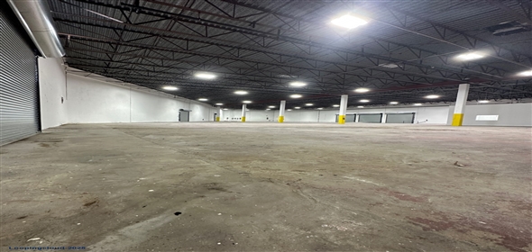 7675 NW 80th Terrace Medley Florida, 33166 | Beautiful Warehouse Office
