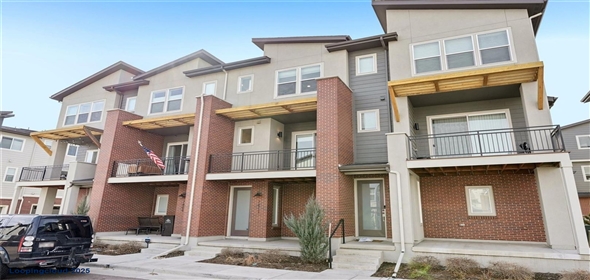 7812 W 43rd Place Denver Colorado, 80033 | Beautiful Thrive Town Home
