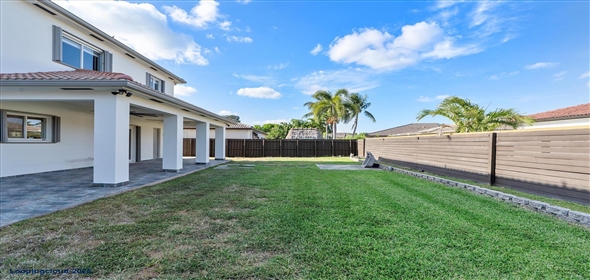 16671 NW 89th Pl HIALEAH Hialeah Florida, 33018 | Stylish and Elegant Home