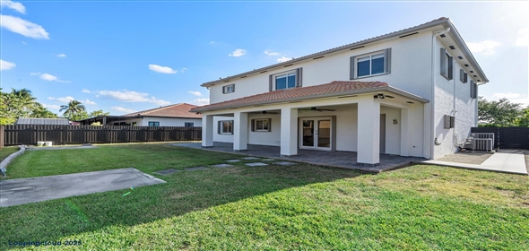 16671 NW 89th Pl HIALEAH Hialeah Florida, 33018 | Stylish and Elegant Home