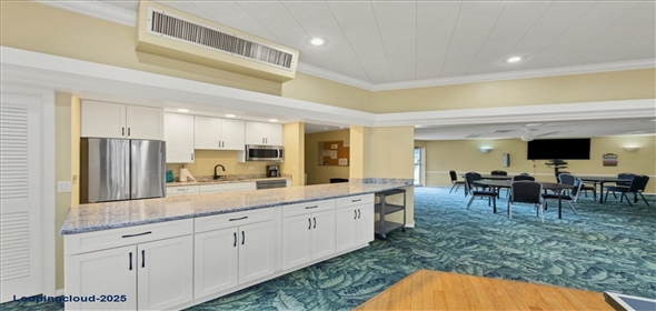 3880 IRONWOOD Lane #408E Bradenton Florida, 34209 | Beautifully Updated End-Unit Condo