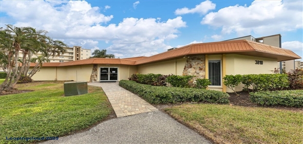 3880 IRONWOOD Lane #408E Bradenton Florida, 34209 | Beautifully Updated End-Unit Condo