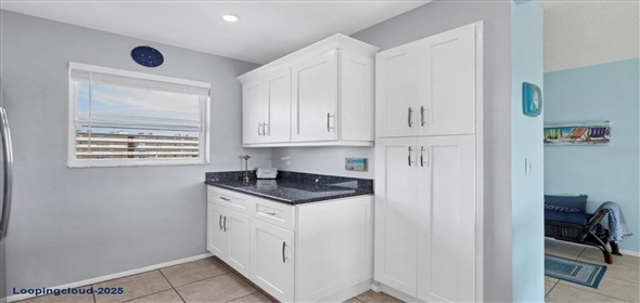 3880 IRONWOOD Lane #408E Bradenton Florida, 34209 | Beautifully Updated End-Unit Condo