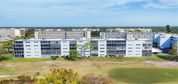 3880 IRONWOOD Lane #408E Bradenton Florida, 34209 | Beautifully Updated End-Unit Condo