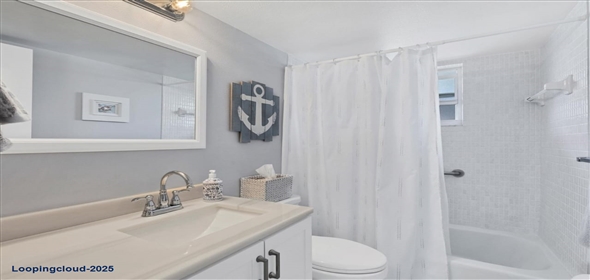 3880 IRONWOOD Lane #408E Bradenton Florida, 34209 | Beautifully Updated End-Unit Condo