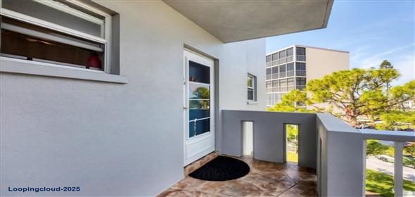 3880 IRONWOOD Lane #408E Bradenton Florida, 34209 | Beautifully Updated End-Unit Condo