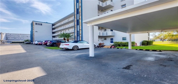 3880 IRONWOOD Lane #408E Bradenton Florida, 34209 | Beautifully Updated End-Unit Condo