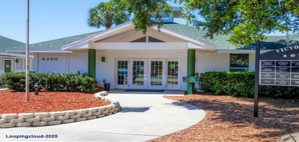 3880 IRONWOOD Lane #408E Bradenton Florida, 34209 | Beautifully Updated End-Unit Condo