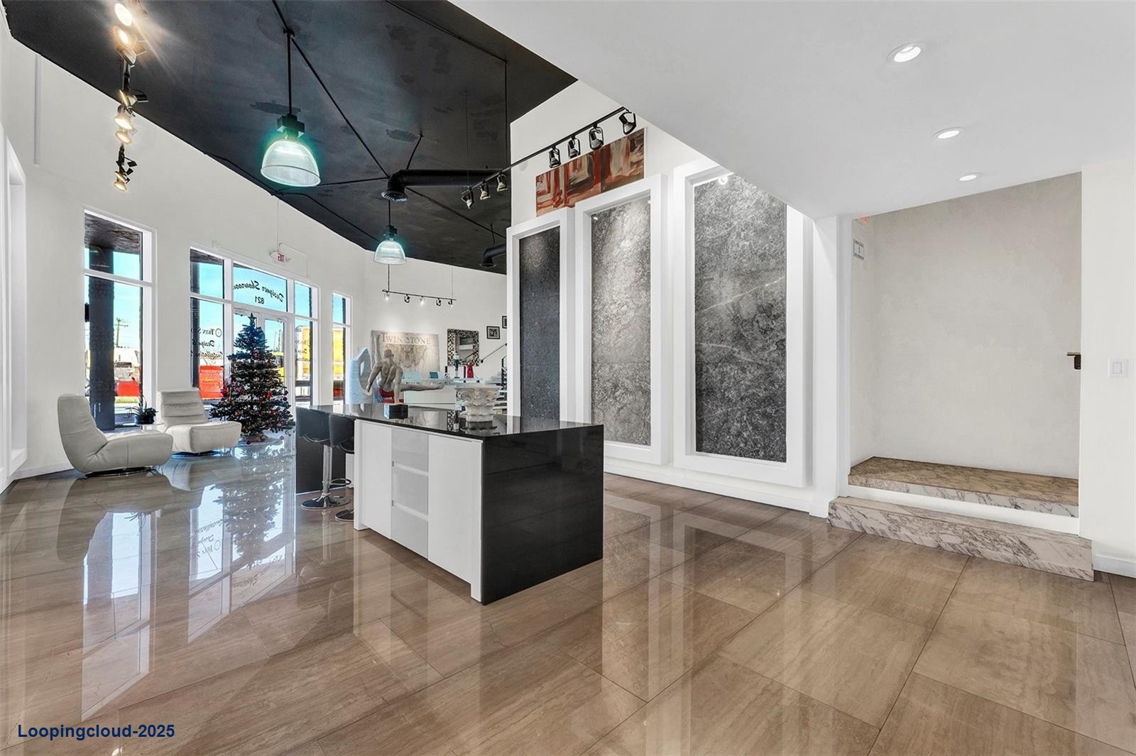 Flexible Office & Warehouse Space with Showroom