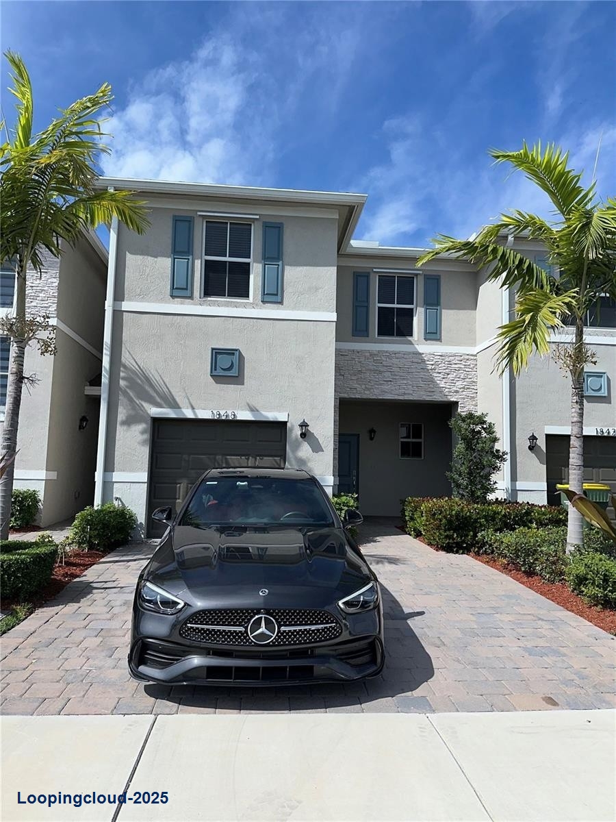 Modern Condo with Lake Views in Marbella