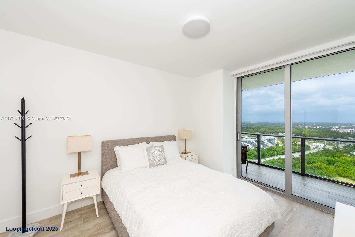 Bayview Condo with Den and Resort-Style Amenities