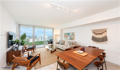  Bayview Condo with Den and Resort-Style Amenities