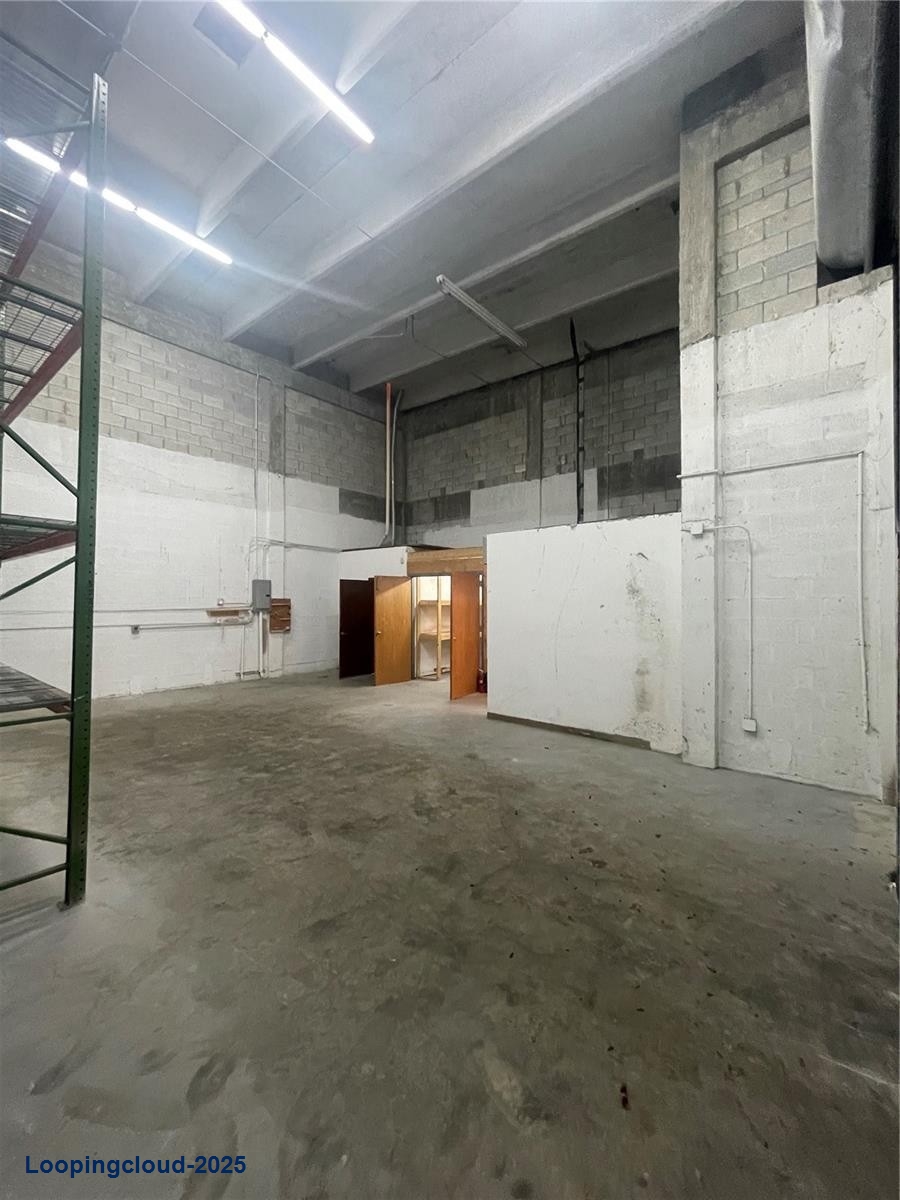 West Kendall Warehouse with Office