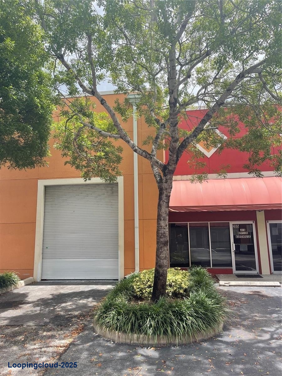 West Kendall Warehouse with Office