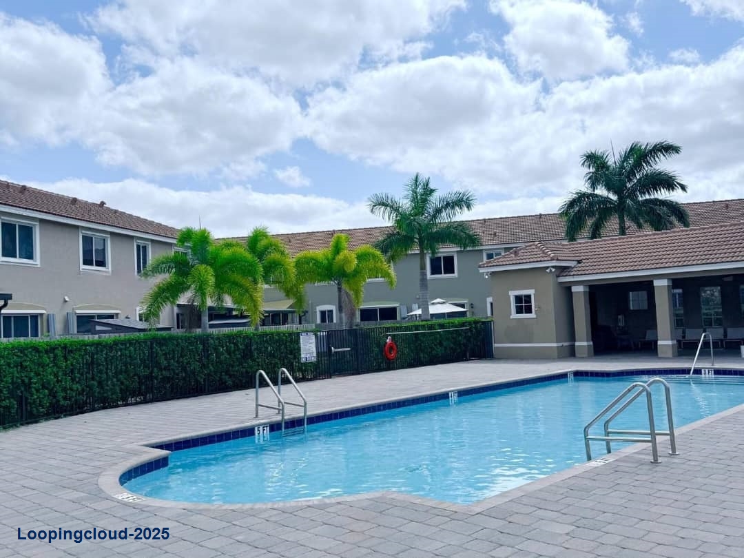 Stylish 4BR Corner Townhome in Seascape