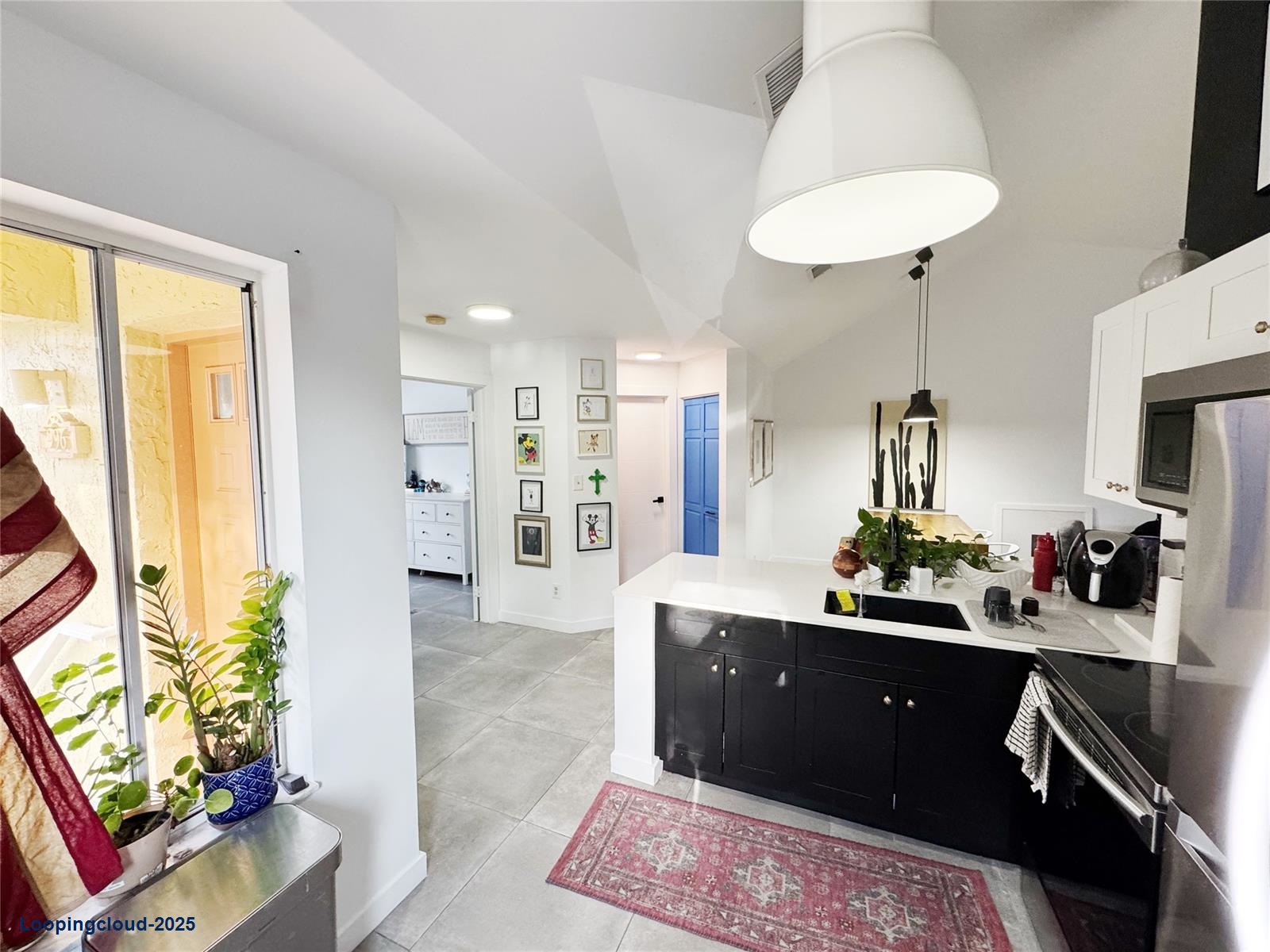 Fully Renovated 2/2 Condo in Central Coral Springs