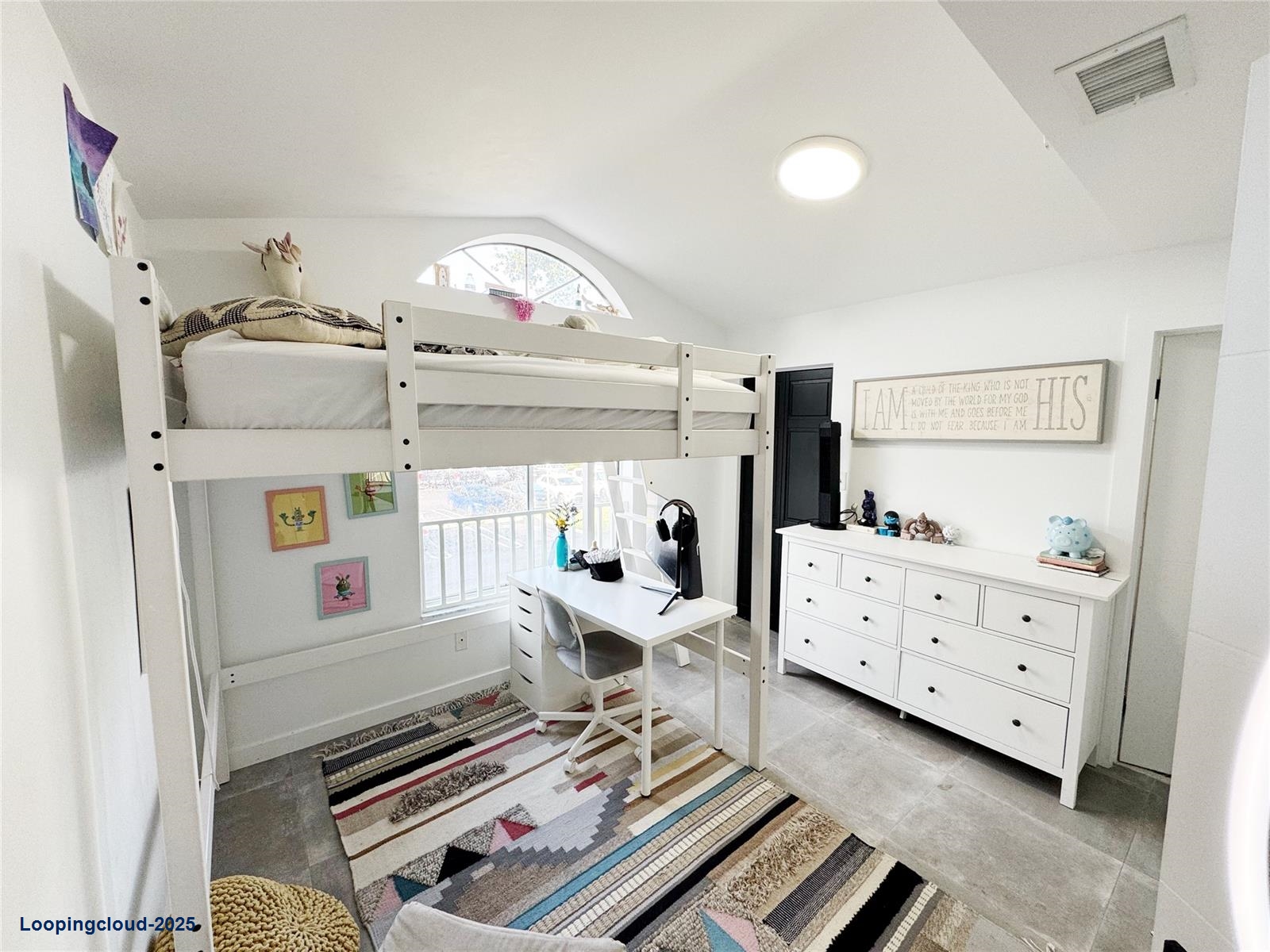 Fully Renovated 2/2 Condo in Central Coral Springs