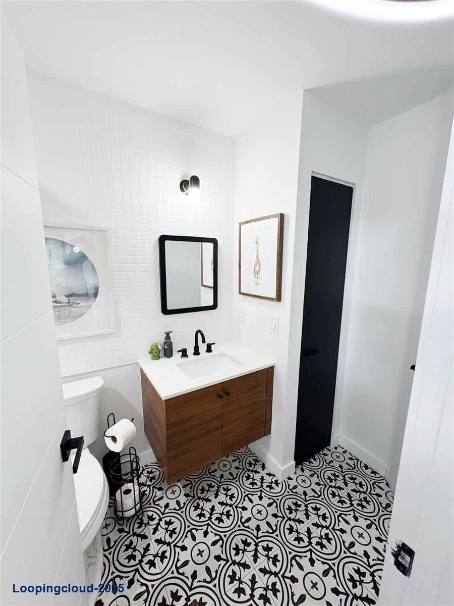 Fully Renovated 2/2 Condo in Central Coral Springs