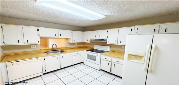 1820 N Lauderdale Ave North Lauderdale Florida, 33068 | Charming 1BR/1.5BA Condo in Gated Community