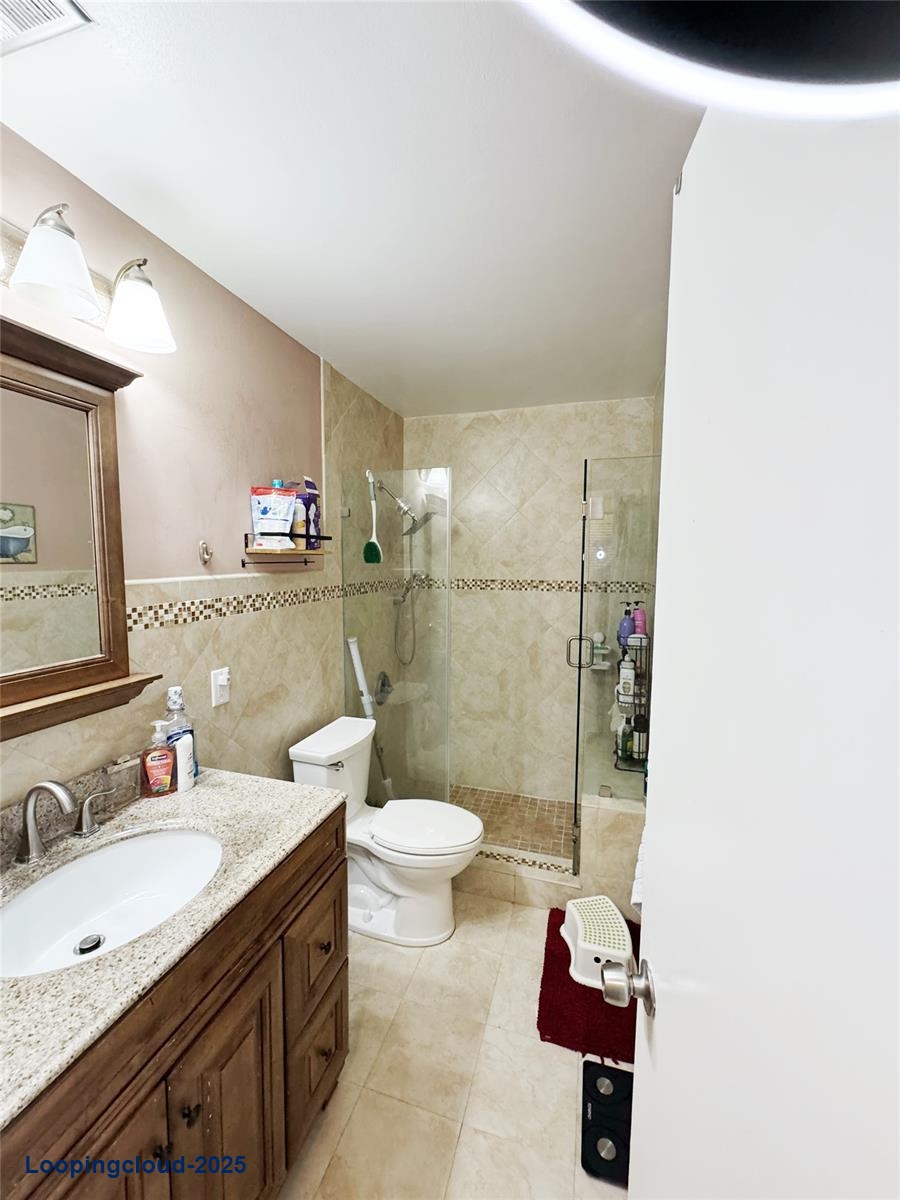 Beautiful Legal 3-Bed, 2-Bath Home with Lake View in Prime Plantation Location