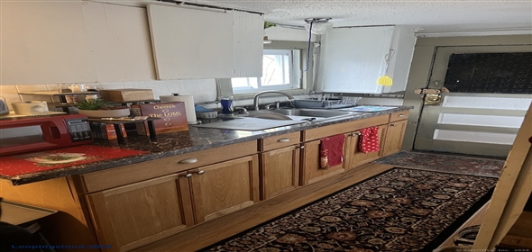 369 Valley Street Windham, CT 06226 Willimantic Connecticut, 06226 | Exceptional Willimantic Investment: Modernized 7-Unit with Upside Potential