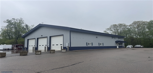 71 Mott Hill Road East Hampton, CT 06424 East Hampton Connecticut, 06424 | Versatile Commercial Lease Opportunity in East Hampton - Power & Parking Included