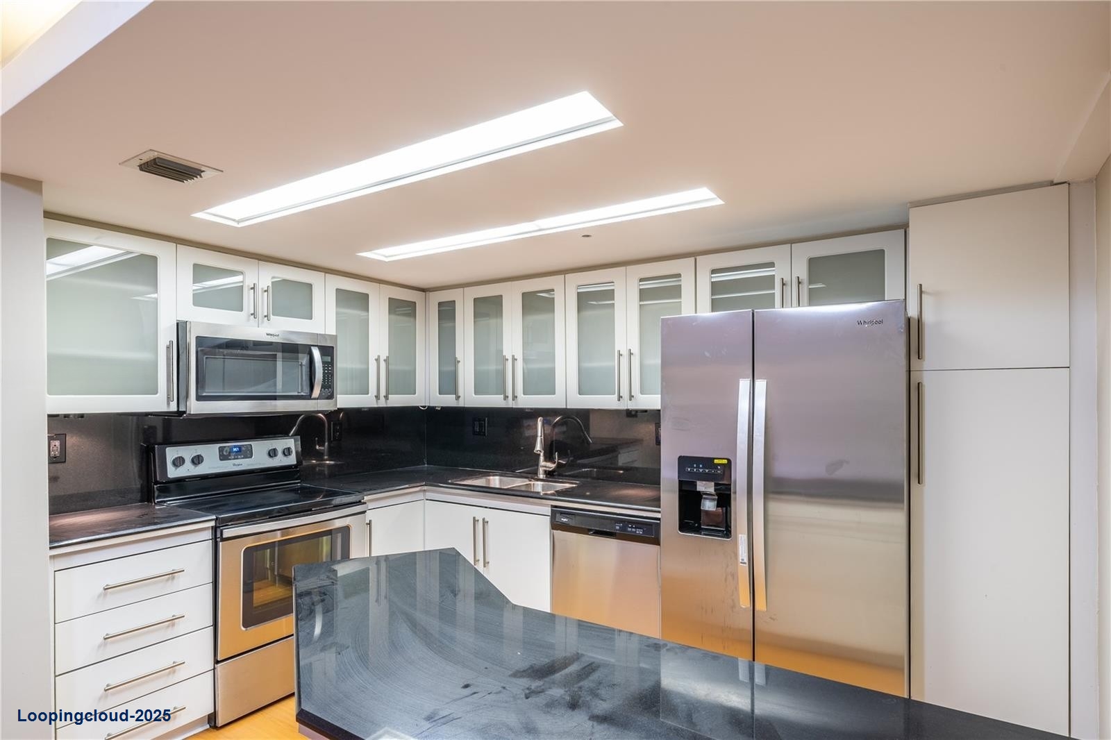 Resort-Style 2BD/2BA Condo with Private Terrace at The Towers of Quayside