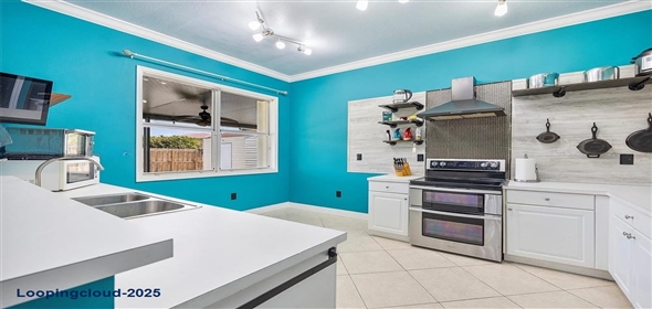 2131 NE 40th Rd, Homestead, FL 33033 Homestead Florida, 33033 | Experience Floridian Bay: Renovated Home on Oversized Waterfront Lot