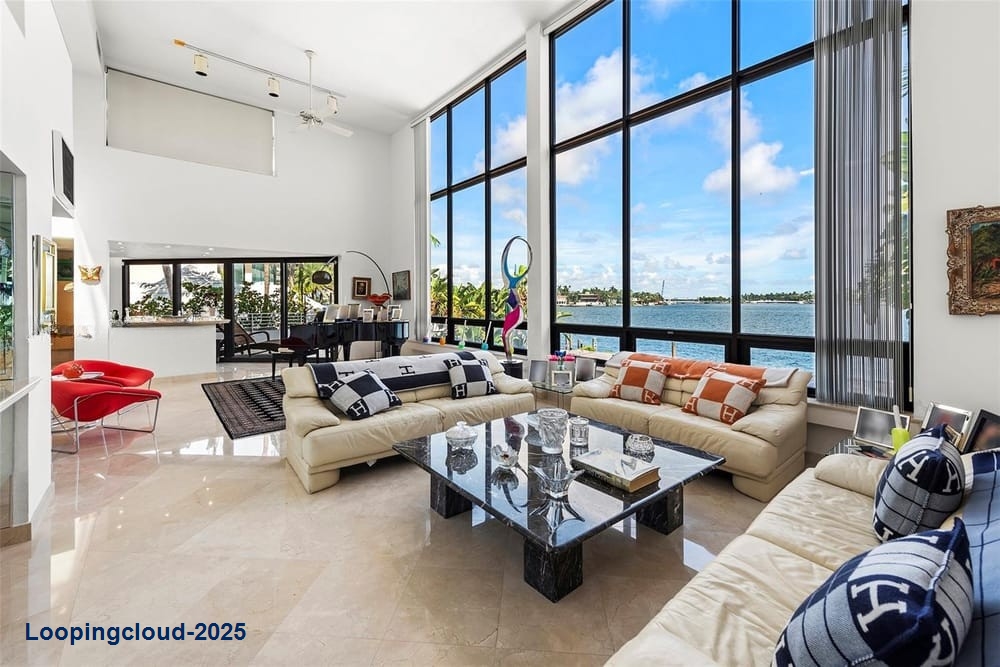 Luxury Waterfront Living on Hibiscus Island: Exclusive 5-Bed Retreat