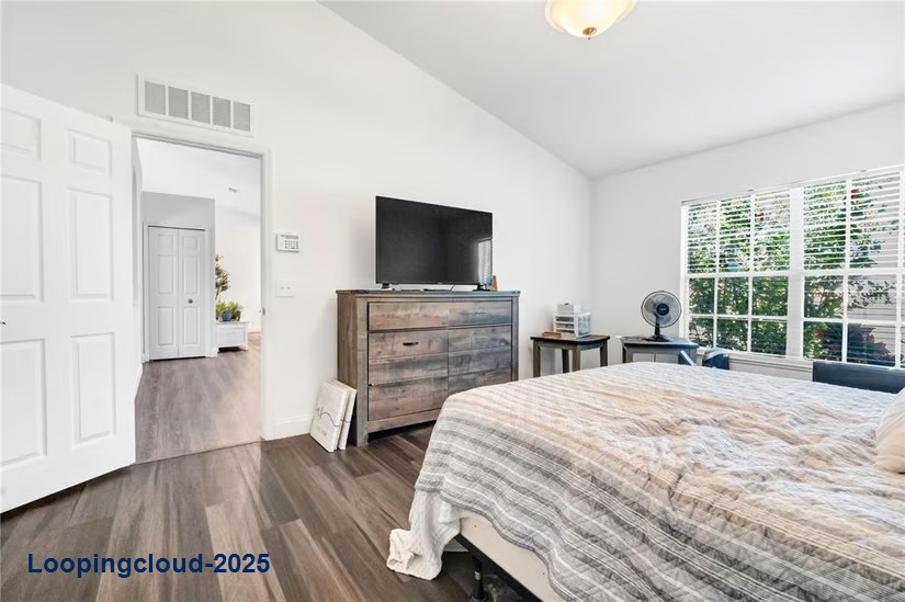 Updated 4-Bedroom Home in South Gulf Cove